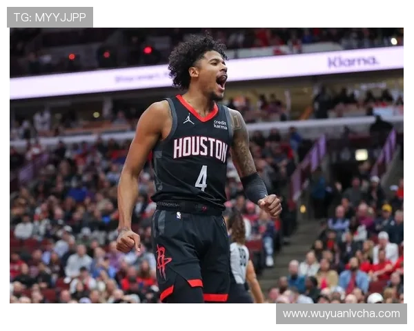 [NBA]格林强行突破 滞空挑篮打板命中.